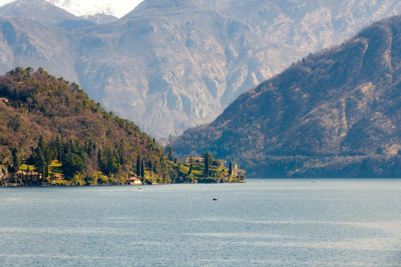 Al Pontile - The House Of Travelers Villa Sala Comacina Bagian luar foto