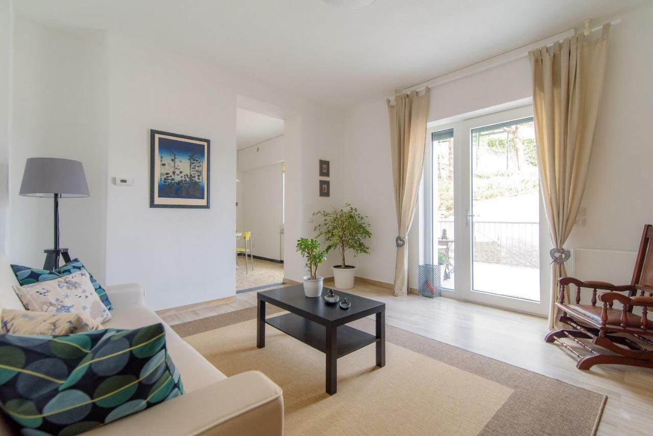 Al Pontile - The House Of Travelers Villa Sala Comacina Bagian luar foto